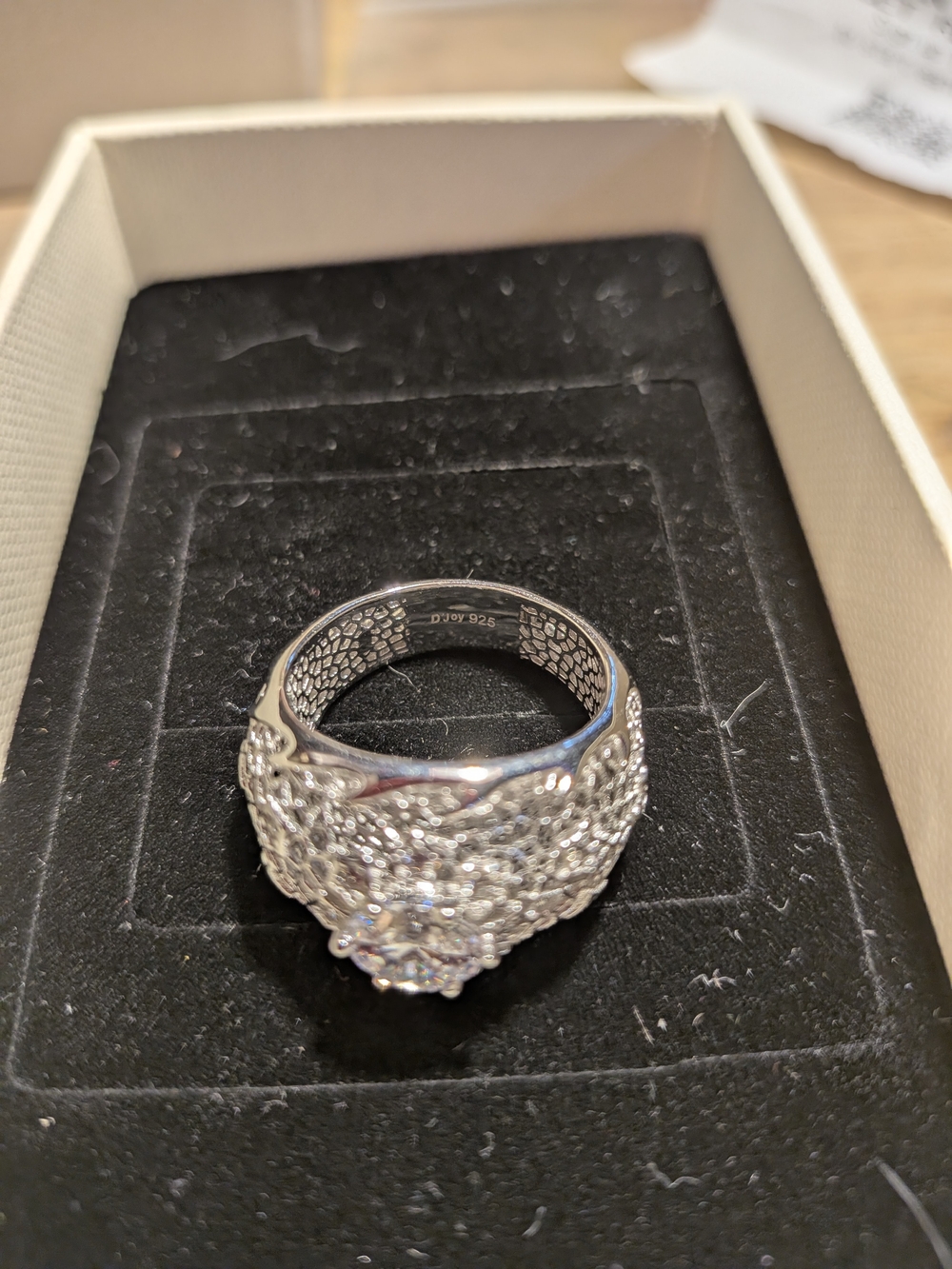 S925 with Clear Center Stone - Picture 3 of 4